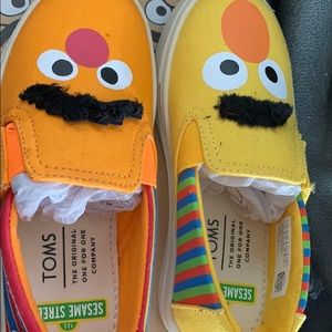 TOMS Bert and Earnie shoes. BRAND NEW